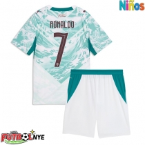 Camiseta Portugal Cristiano Ronaldo #7 Visitante Equipación para niños Mundial 2026 manga corta (+ pantalones cortos)